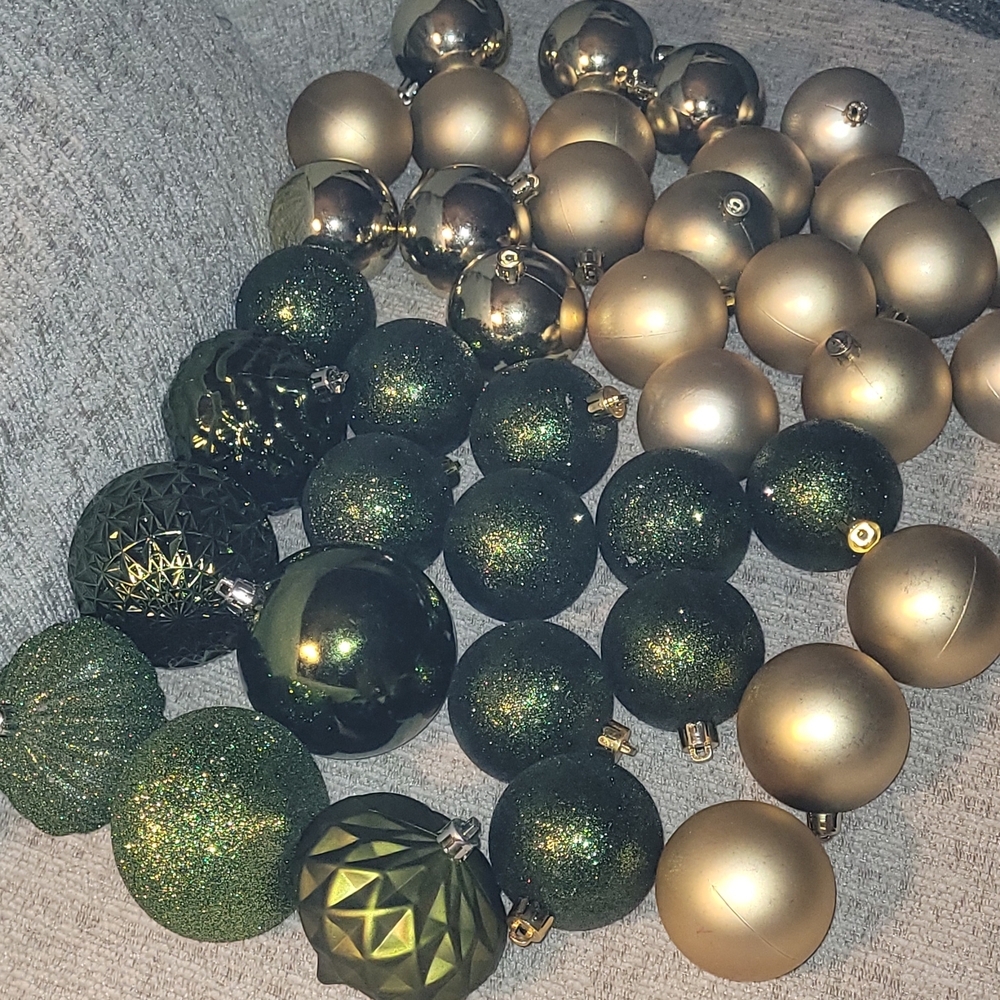 Elegant Green and Gold Holiday Ornament Set